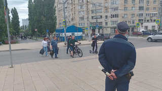 В центре Саратова поймали 27 нарушителей на электросамокатах