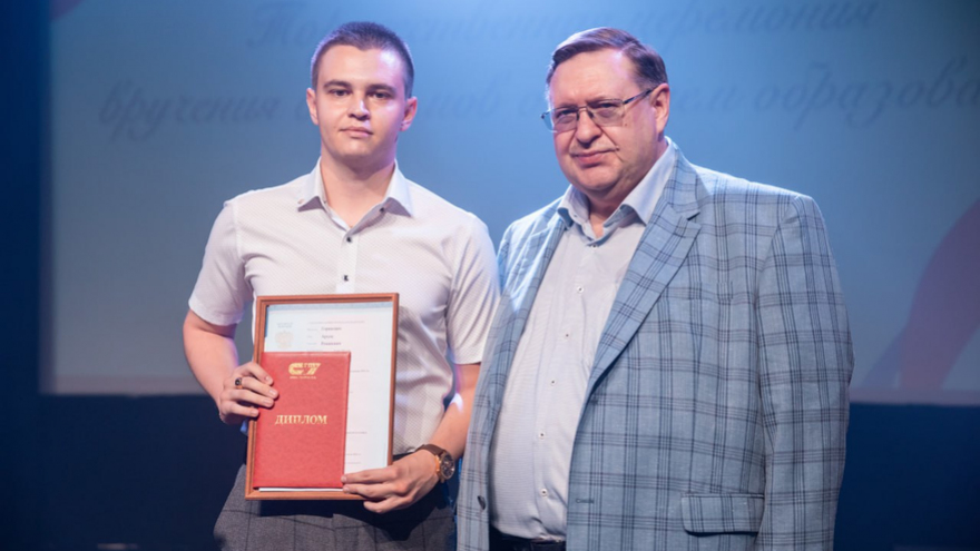 В СГТУ прошла торжественная церемония вручения выпускникам дипломов с отличием