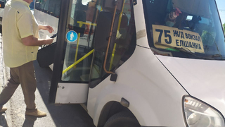 Жара в саратовских автобусах: для пассажиров пообещали сшить шторки
