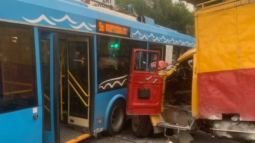 В Саратове завели уголовное дело после жесткого ДТП с троллейбусом