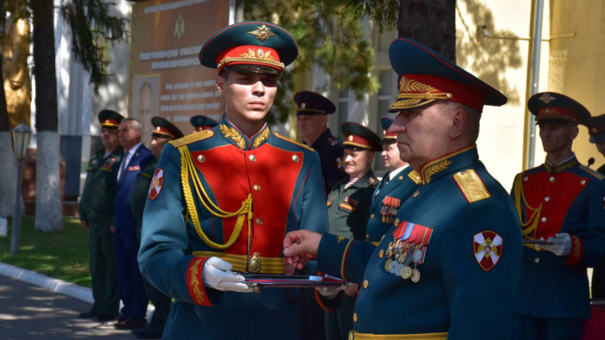 Место силы: Герой России Александр Белоглазов торжественно вступил в должность начальника саратовского института Росгвардии