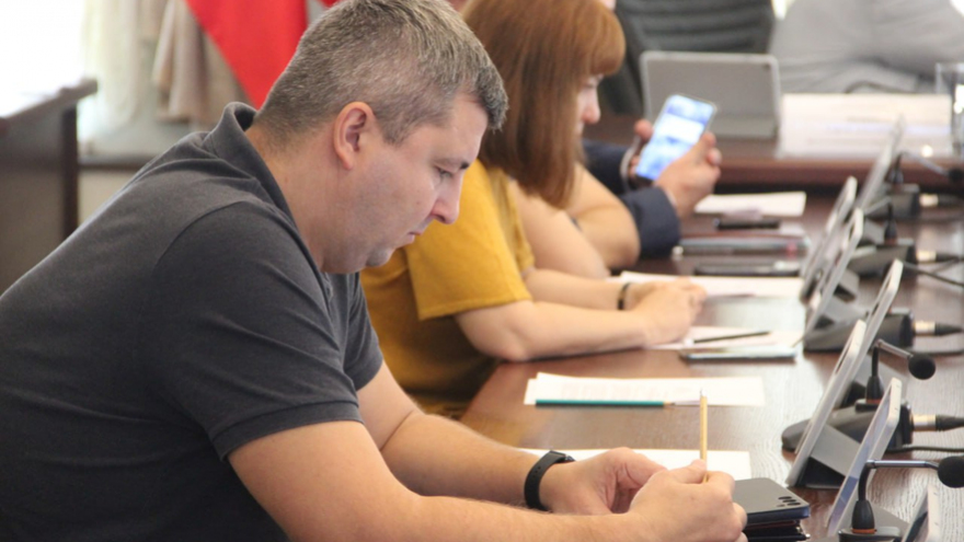 Власти Саратова потратят 5 млн на замену разбитой плитки на Волжской