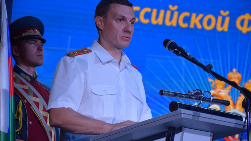 Принимают дерзкий вызов преступника: саратовские следователи отметили профессиональный праздник