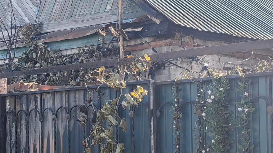 В Саратове в горящем доме нашли спавшего мужчину