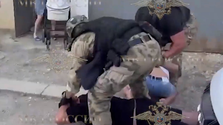 Опубликовано видео задержания агрессоров, жестоко избивших саратовского чемпиона по боксу