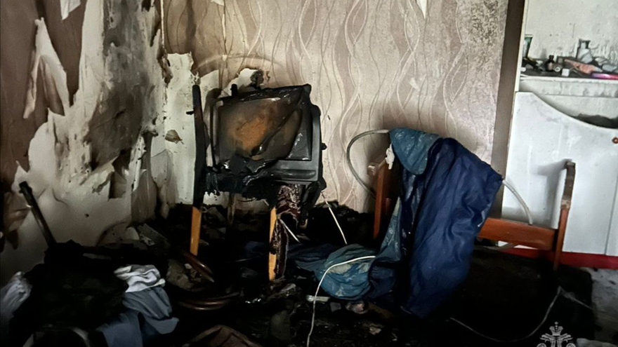 В Марксе жильцов пятиэтажки эвакуировали из-за горящего телевизора