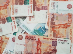 В Саратовской области тысячам бюджетников раздадут премии в 20 тысяч рублей