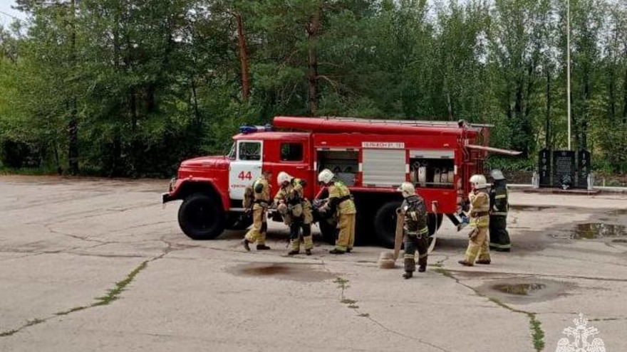 Бойцы МЧС тушили настоящий пожар и воображаемый