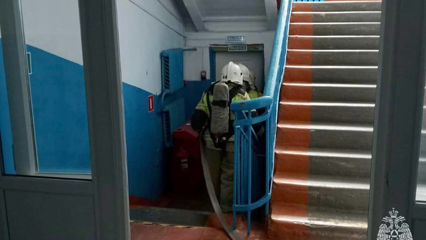 Бойцы МЧС тушили настоящий пожар и воображаемый