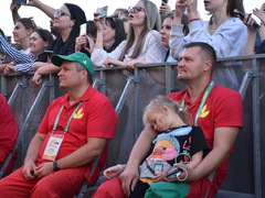 Концерт Сергея Лазарева в Саратове: полиция перекрыла вход на сцену после вылазки детей