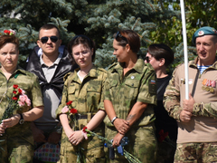 Депутаты, чиновники и общественники отпраздновали День флага РФ в Саратове