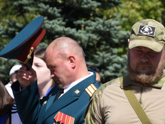 Депутаты, чиновники и общественники отпраздновали День флага РФ в Саратове
