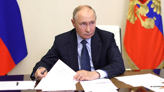 Владимир Путин присвоил госнаграды пяти жителям Саратовской области