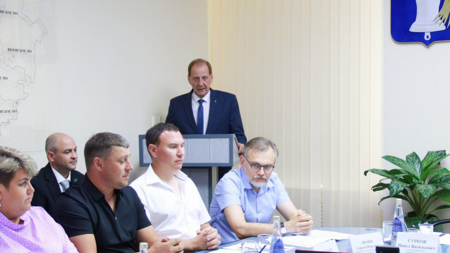 Глава Татищевского района Павел Сурков ушел в отставку: назначен новый руководитель