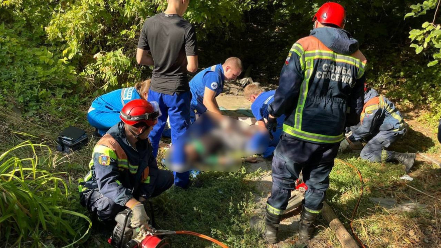 В Саратове бетонная плита придавила двух детей: один погиб