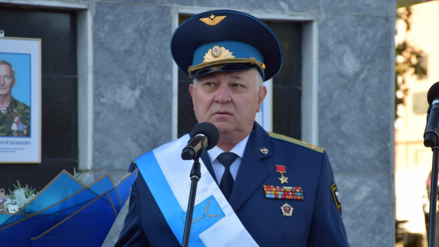 Участники СВО, водитель троллейбуса, медики и педагоги: в Саратове открыли обновленную Доску почета