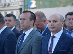 Участники СВО, водитель троллейбуса, медики и педагоги: в Саратове открыли обновленную Доску почета
