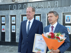 Участники СВО, водитель троллейбуса, медики и педагоги: в Саратове открыли обновленную Доску почета