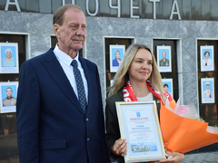 Участники СВО, водитель троллейбуса, медики и педагоги: в Саратове открыли обновленную Доску почета