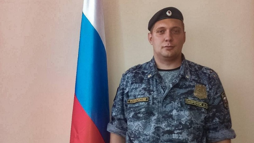 В Саратовской области злоумышленники обстреляли здание суда: их задержал пристав