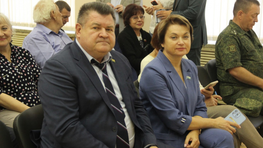 Работал грузчиком и дворником, чтобы с девчонками ходить в кино: руководитель мэрии Саратова Сурков устроил самопрезентацию