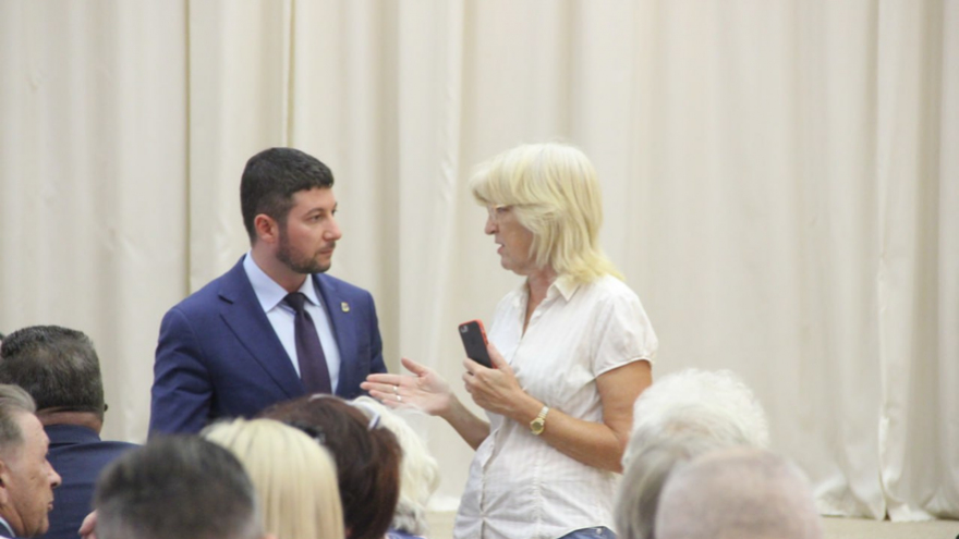 Работал грузчиком и дворником, чтобы с девчонками ходить в кино: руководитель мэрии Саратова Сурков устроил самопрезентацию