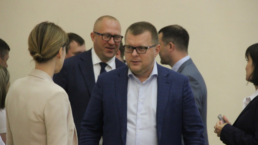 Работал грузчиком и дворником, чтобы с девчонками ходить в кино: руководитель мэрии Саратова Сурков устроил самопрезентацию