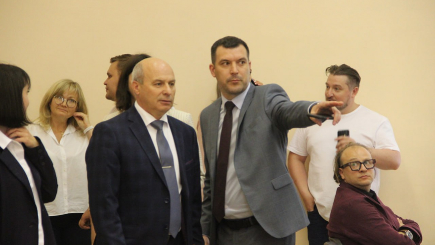 Работал грузчиком и дворником, чтобы с девчонками ходить в кино: руководитель мэрии Саратова Сурков устроил самопрезентацию