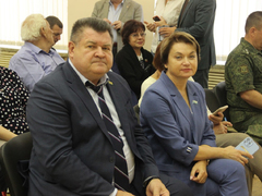 Работал грузчиком и дворником, чтобы с девчонками ходить в кино: руководитель мэрии Саратова Сурков устроил самопрезентацию