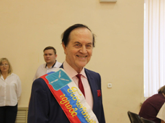 Работал грузчиком и дворником, чтобы с девчонками ходить в кино: руководитель мэрии Саратова Сурков устроил самопрезентацию