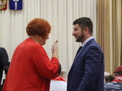Работал грузчиком и дворником, чтобы с девчонками ходить в кино: руководитель мэрии Саратова Сурков устроил самопрезентацию