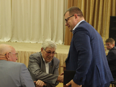 Работал грузчиком и дворником, чтобы с девчонками ходить в кино: руководитель мэрии Саратова Сурков устроил самопрезентацию