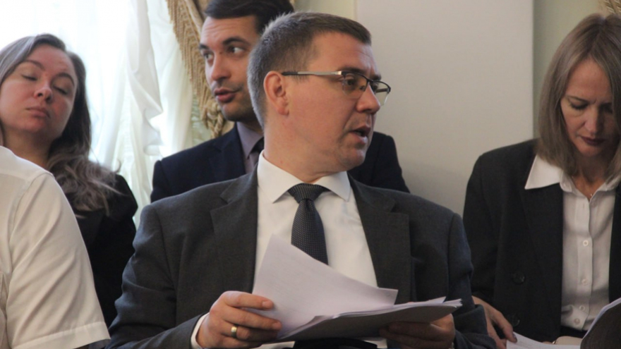 Деньги надо отрабатывать: саратовский депутат предложил отправлять бюджетных студентов на три года на предприятия