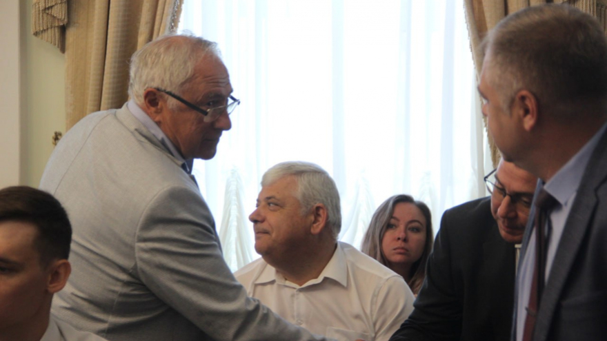 Деньги надо отрабатывать: саратовский депутат предложил отправлять бюджетных студентов на три года на предприятия