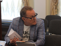 Деньги надо отрабатывать: саратовский депутат предложил отправлять бюджетных студентов на три года на предприятия