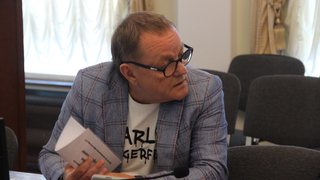 Деньги надо отрабатывать: саратовский депутат предложил отправлять бюджетных студентов на три года на предприятия