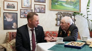 Саратовский ветеран Протасов отпраздновал 100-летие с губернатором
