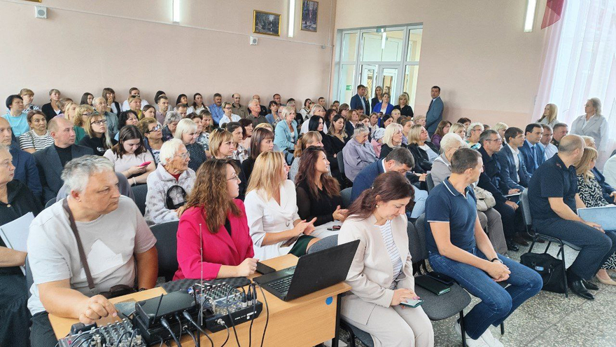 Сурков о поддержке саратовцев: Я - человек, и один я не смогу решить всех проблем