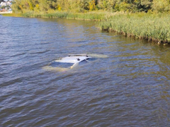 В Саратовской области рядом с затопленным в Волге автомобилем выловили труп