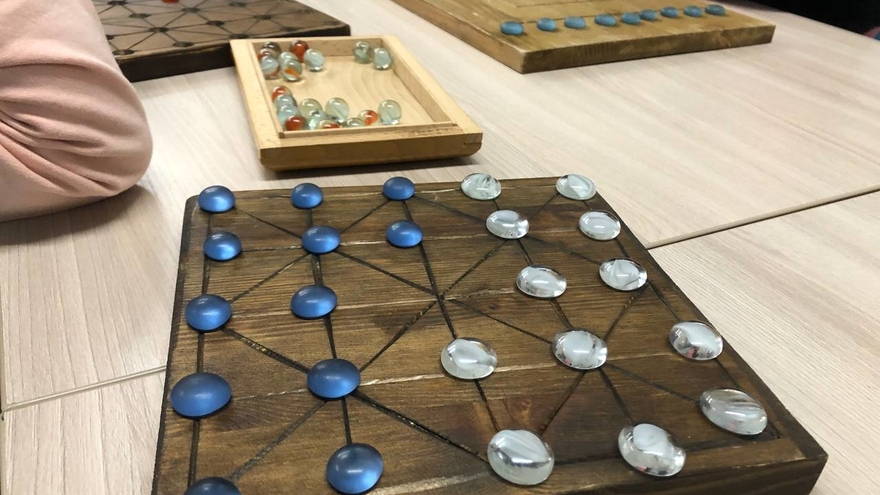 Саратовец вынес настольные игры из Волги-Матушки