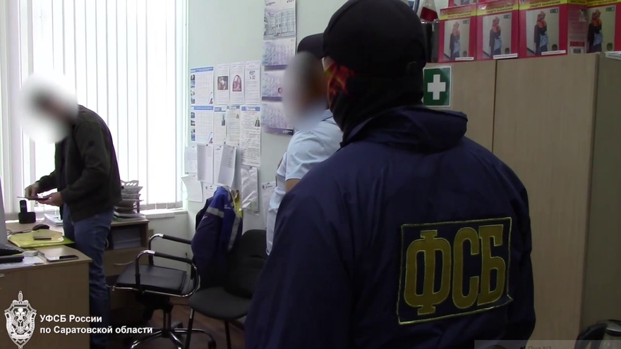 В Саратове бывшего контролера-нефтяника наказали за взятку