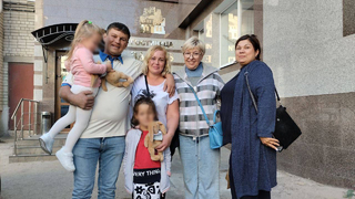 С Украины в Саратов вернули двух детдомовских девочек