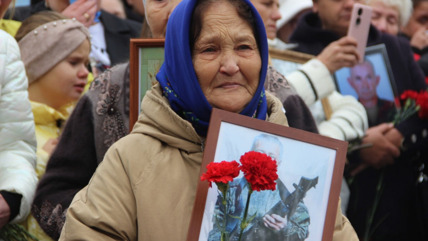 Священники, политики, песня Shaman: в Саратове увековечили имена 207 бойцов СВО