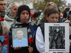 Священники, политики, песня Shaman: в Саратове увековечили имена 207 бойцов СВО