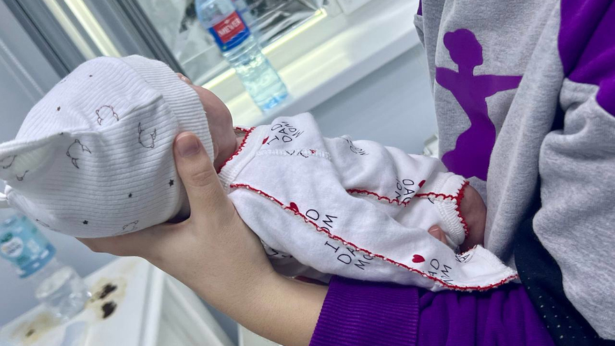 В саратовском роддоме выходили девочку весом 490 граммов