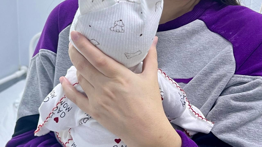 В саратовском роддоме выходили девочку весом 490 граммов