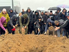 В Красном Куте похоронили погибшего на СВО солдата Антона Абрамова