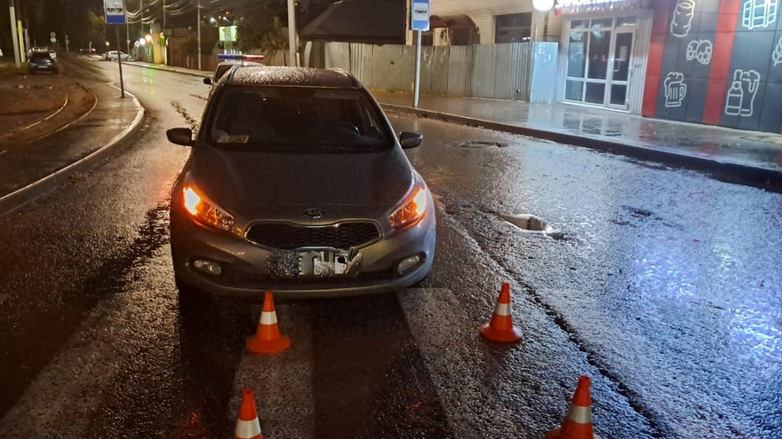 В Саратове иномарка сбила девушку на зебре