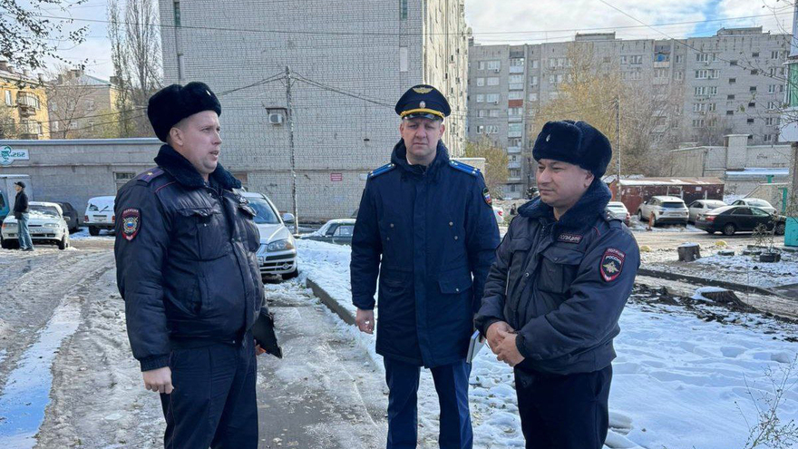 В Саратове наледь рухнула 85-летней пенсионерке на голову