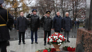 В Саратове почтили память погибших на службе полицейских